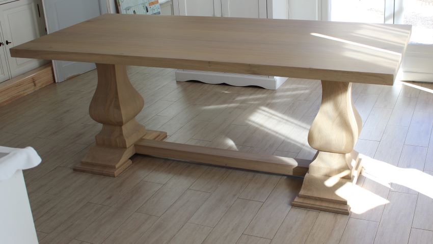 Table pieds balustres