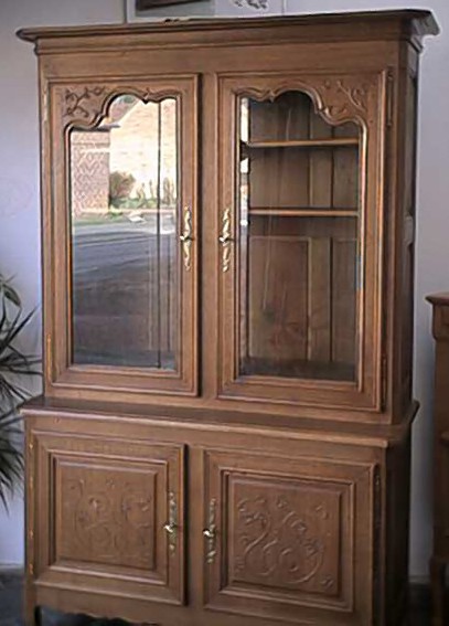 Picardy display cabinet