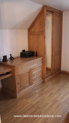 Custom-made set consisting of a desk and a wardrobe