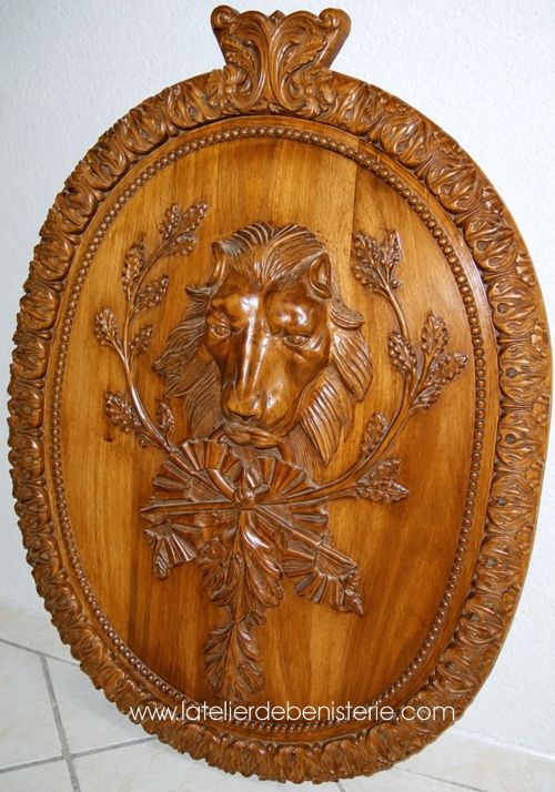 Lion sculpté