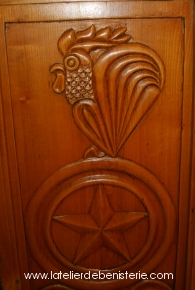 coq woodcarved